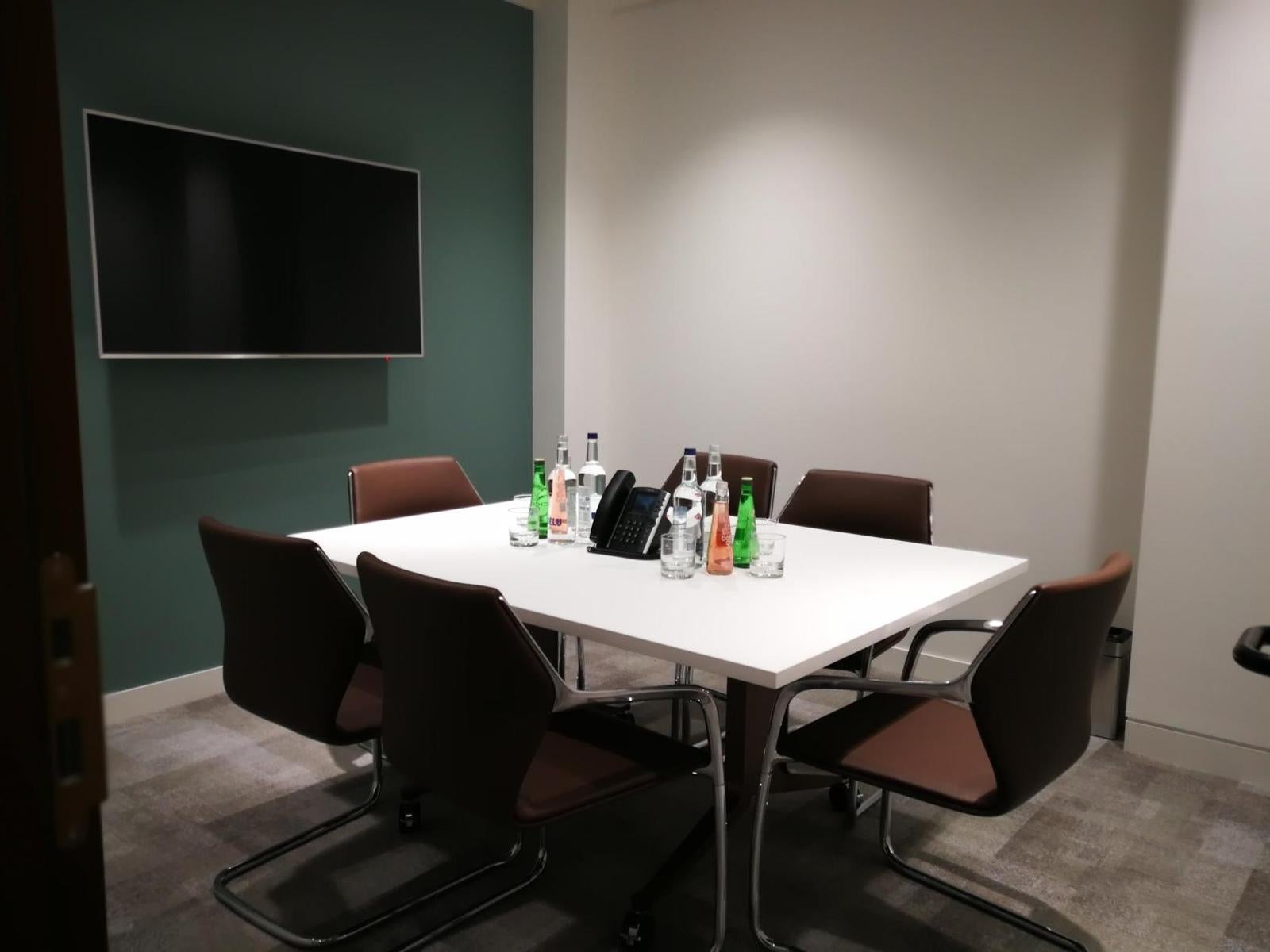 Valiant Room