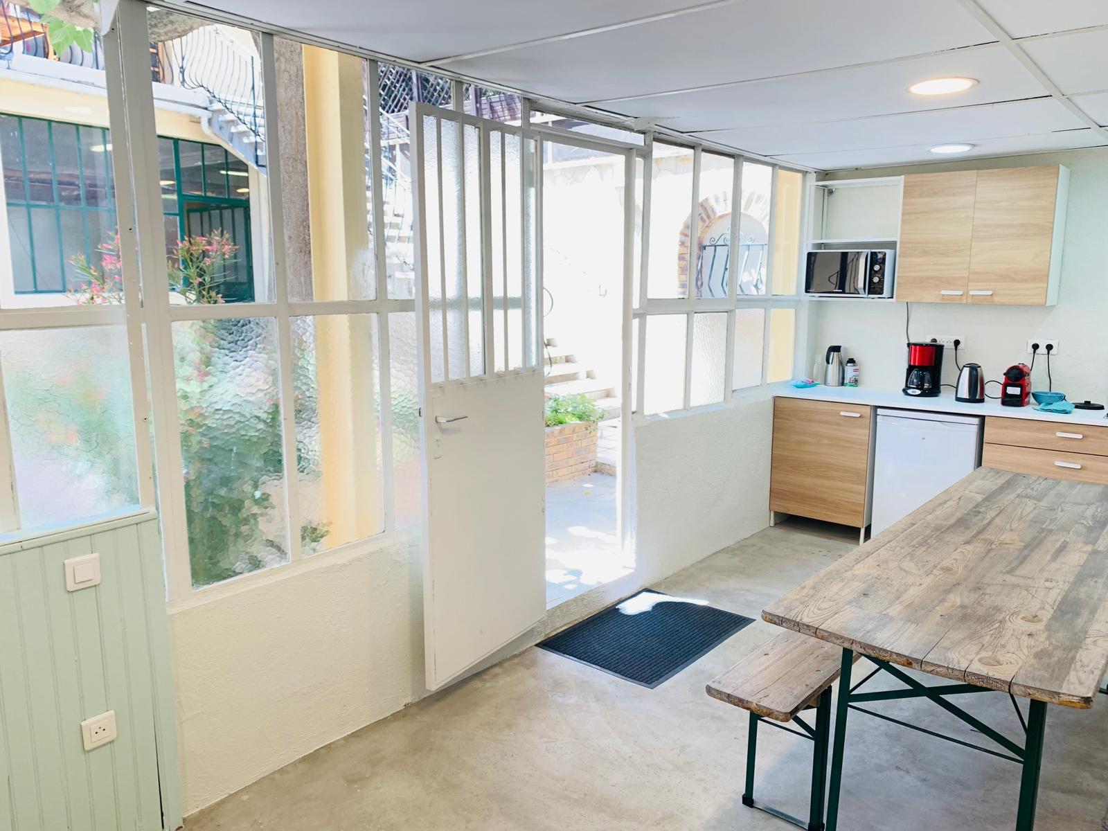 Salle de réunion atypique - Cour - cuisine équipée - 30 personnes