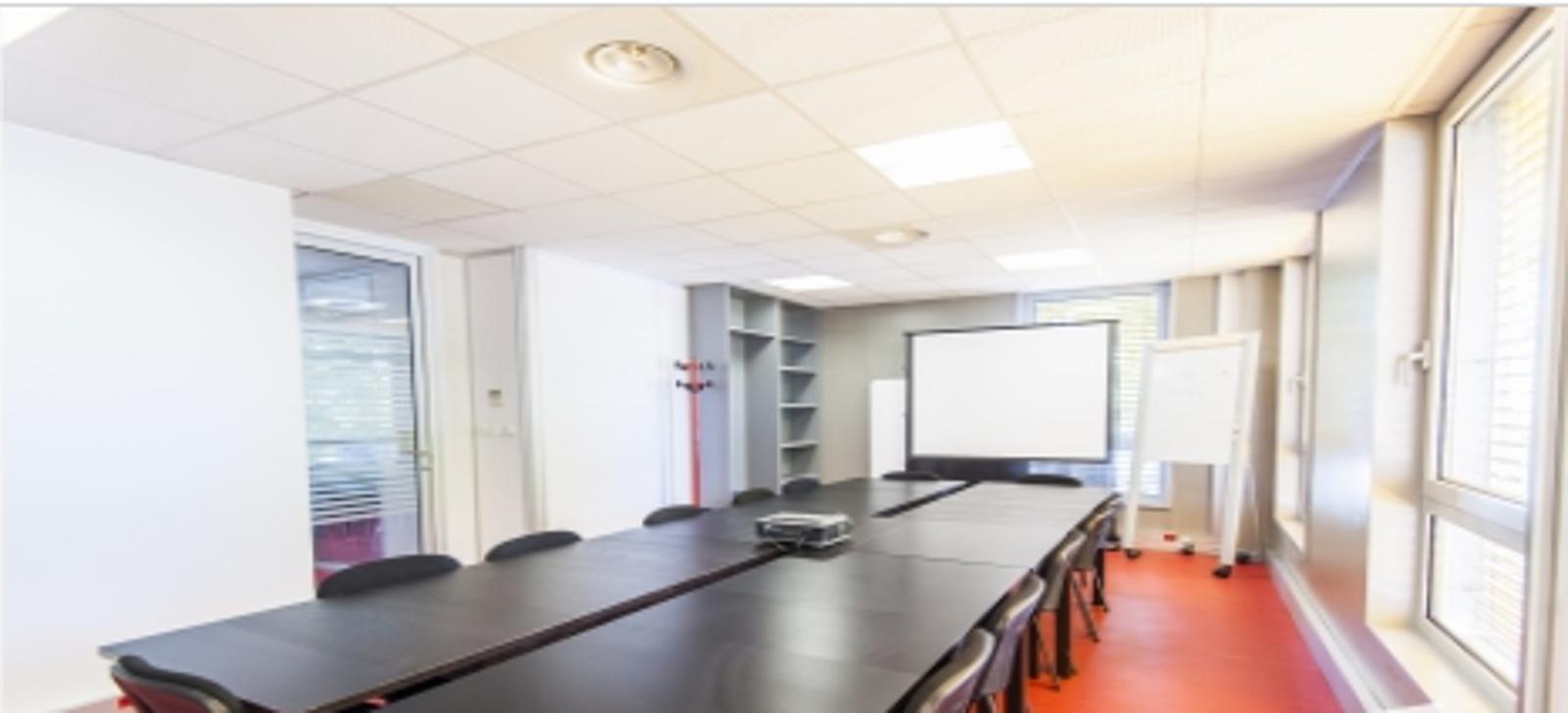 Grande salle de réunion