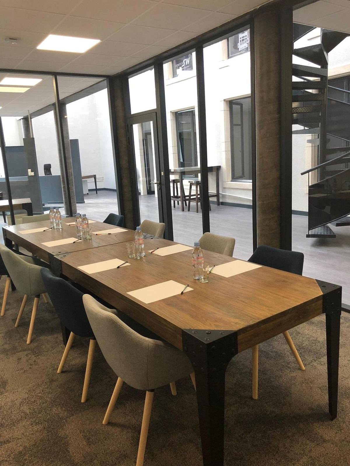 Grande salle de réunion