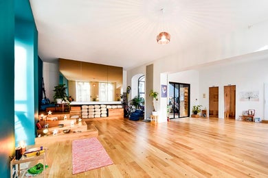 Grande salle pour réunions, formations, séminaires, projections de films