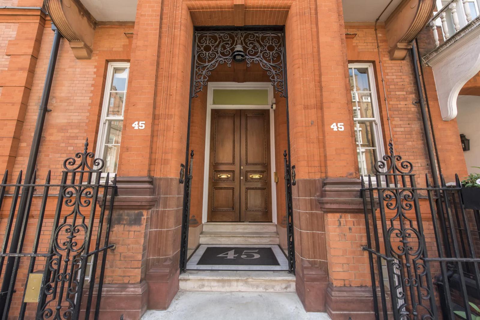 Argyll - 45 Pont Street