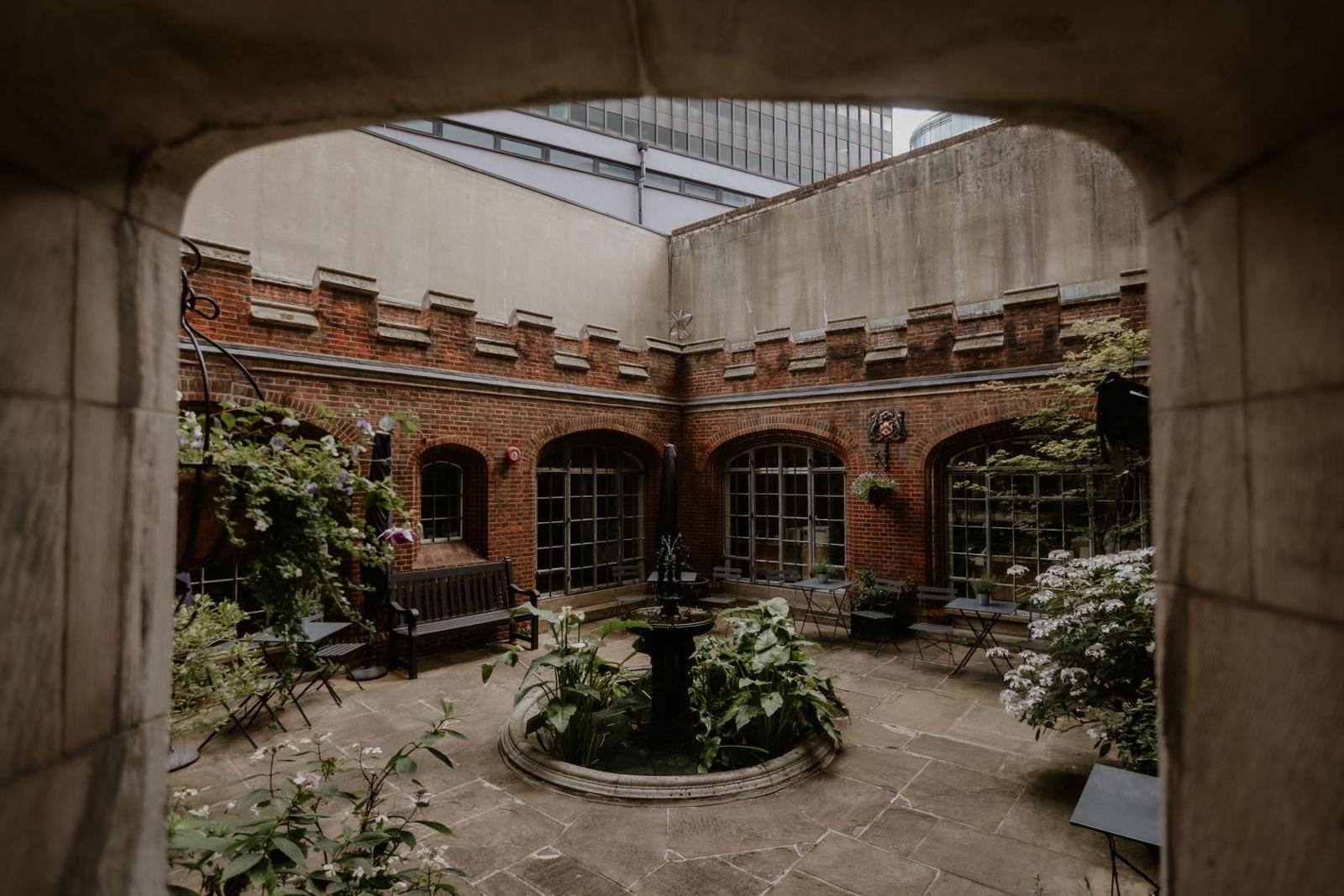 Court Yard (New..)
