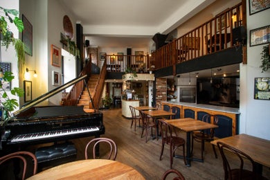 Vienna Salon/Exclusive Hire