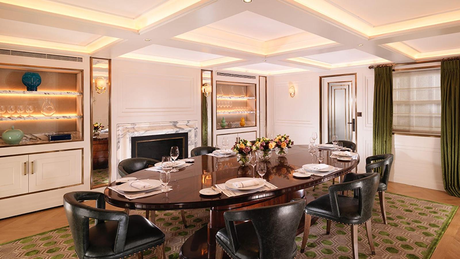 Half Moon Suite