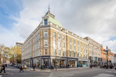 Landmark: Tottenham Court Road