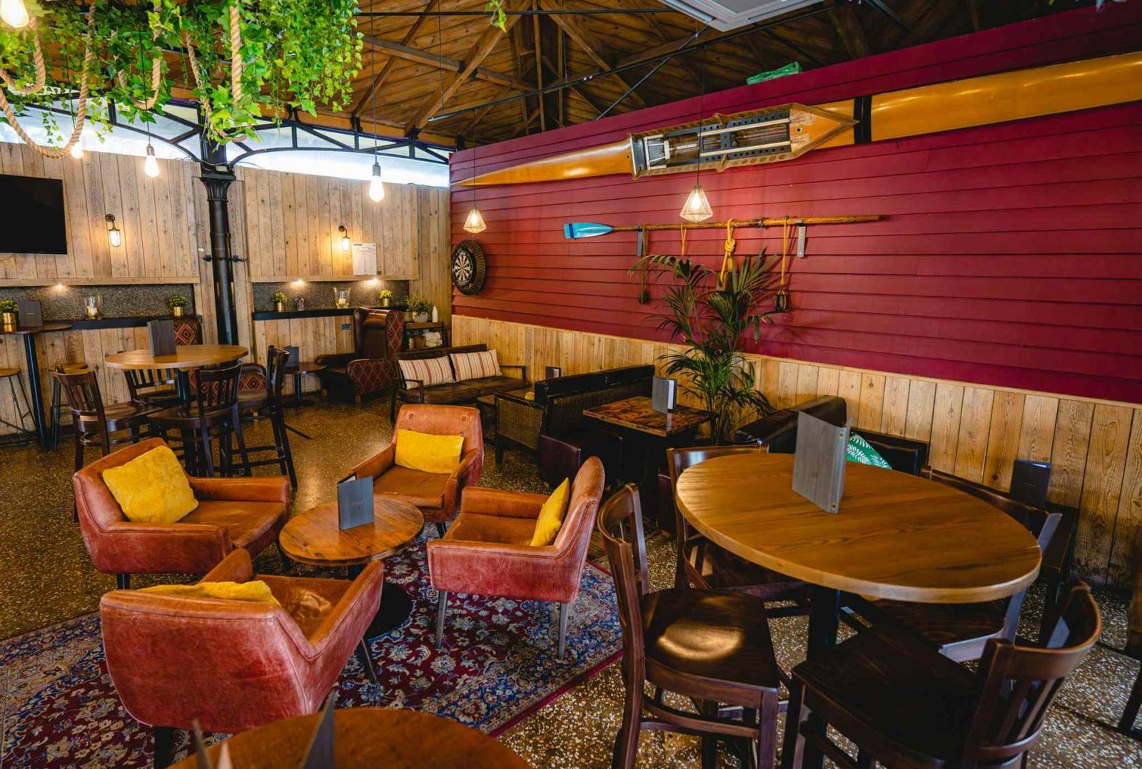 Bar & Terrace