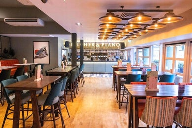 Exclusive Waterside Bar