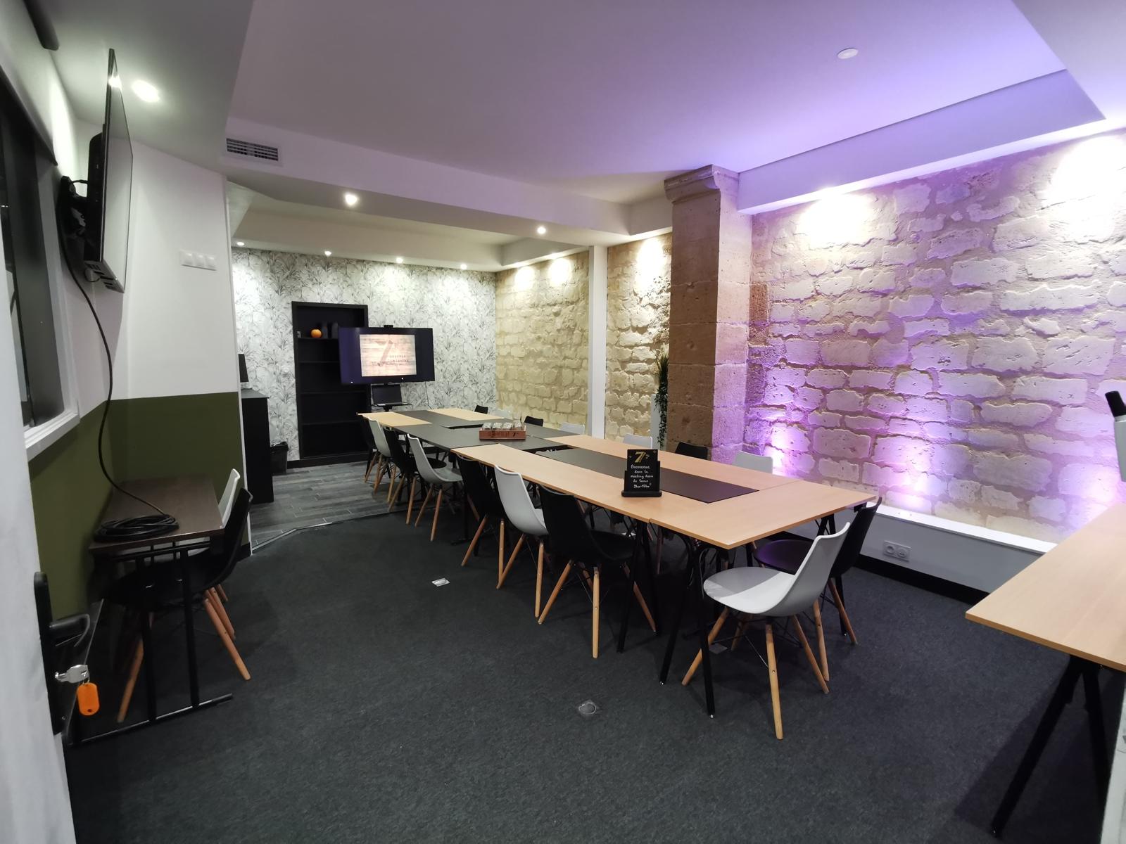 Salle de réunion - de 13 à 18 personnes