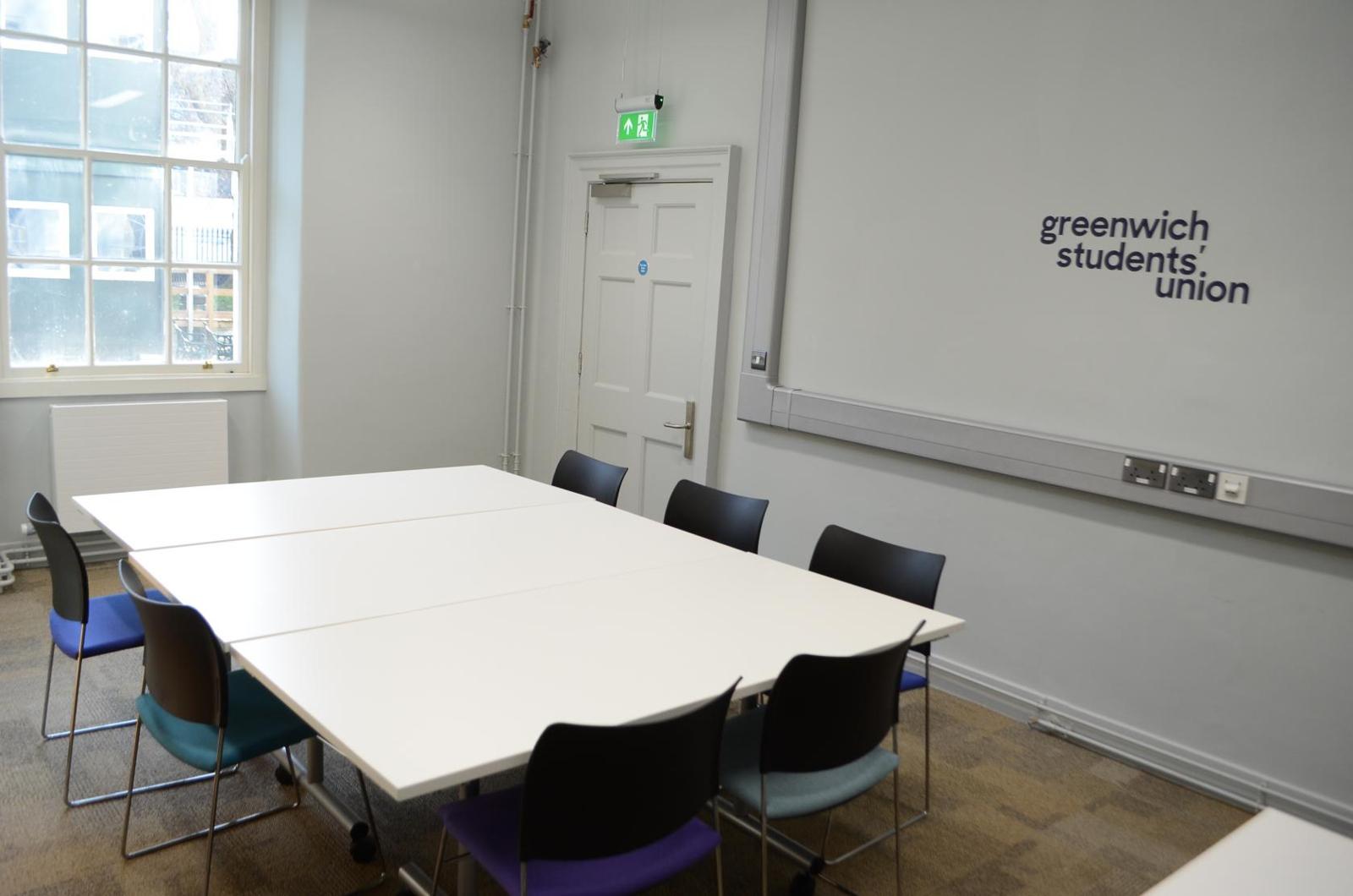 Medium meeting room (19a)