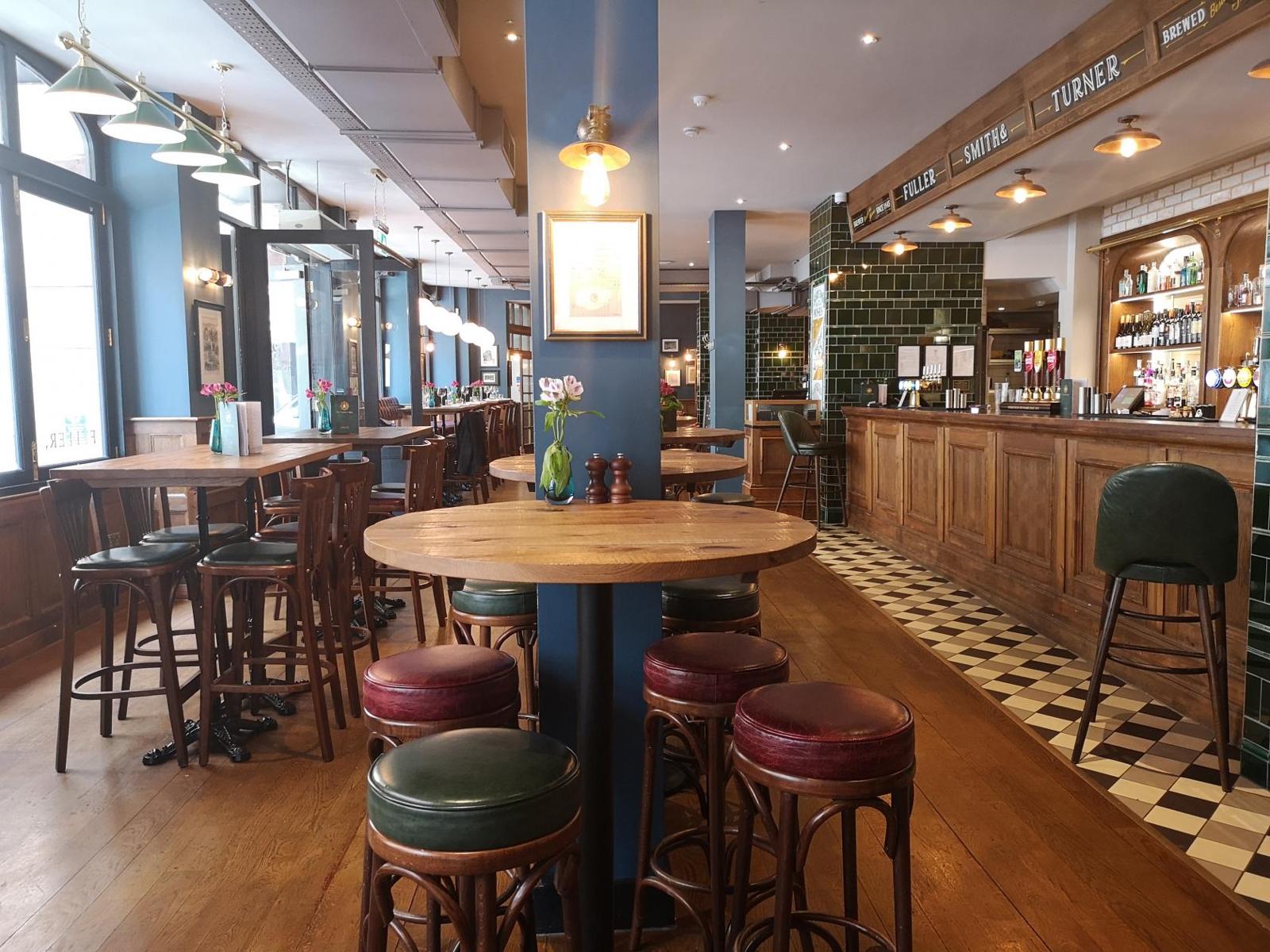 The Main Bar (New..)