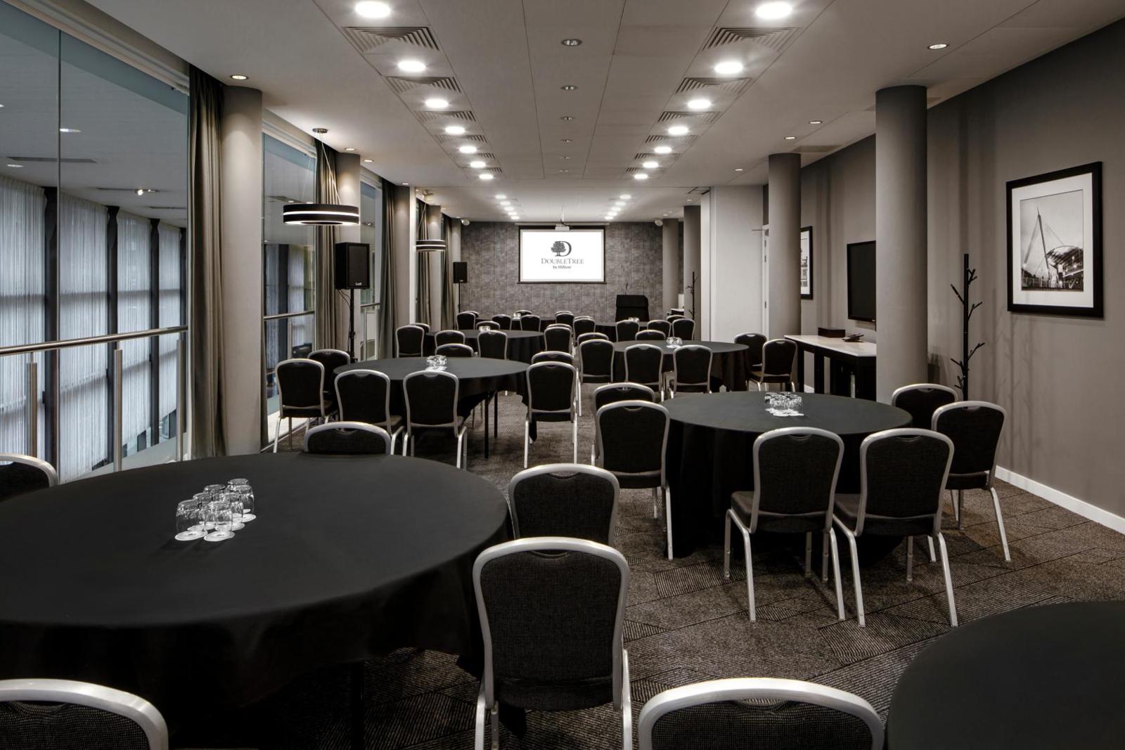 Palaces Suite