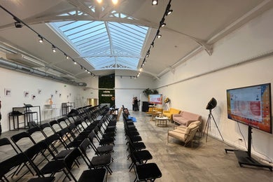 Le Showroom : espace lumineux pour une belle journée de travail