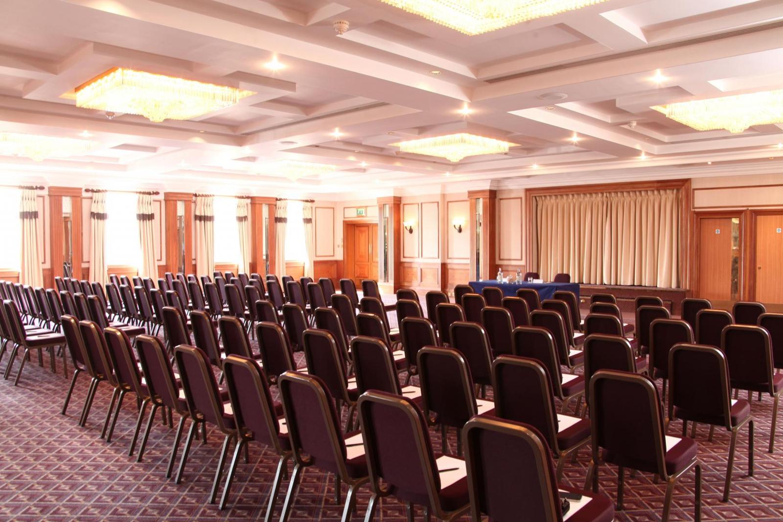 Aylesford and Guernsey Suite (New..)