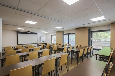 Salle de 65m²