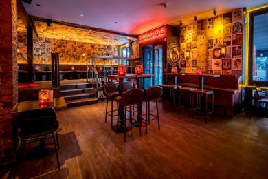 Venn St Records (NEW.)