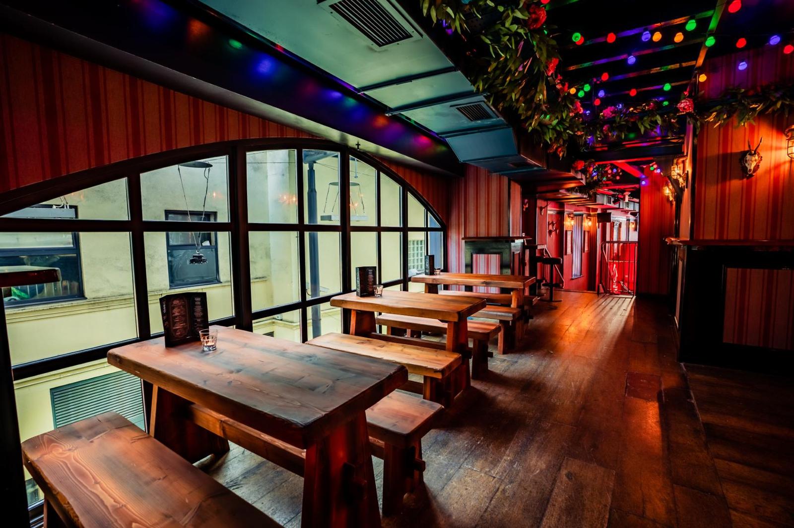Bar 4