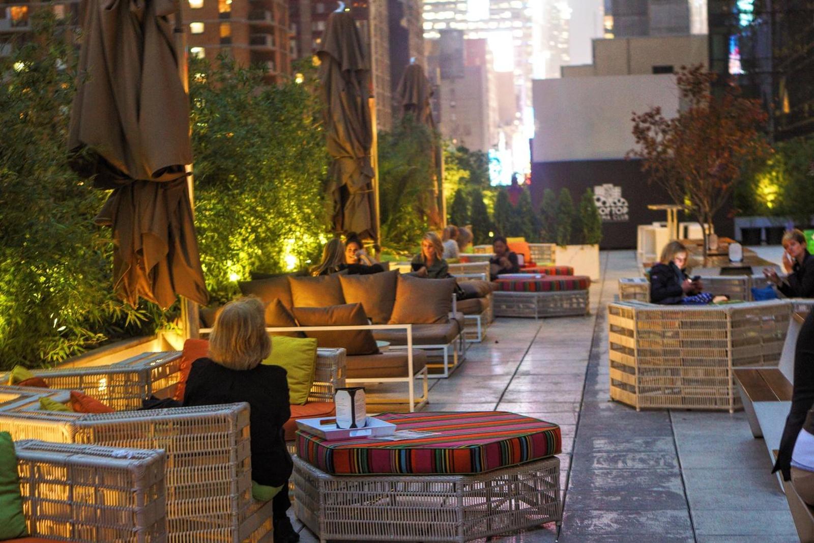 Social Drink & Food