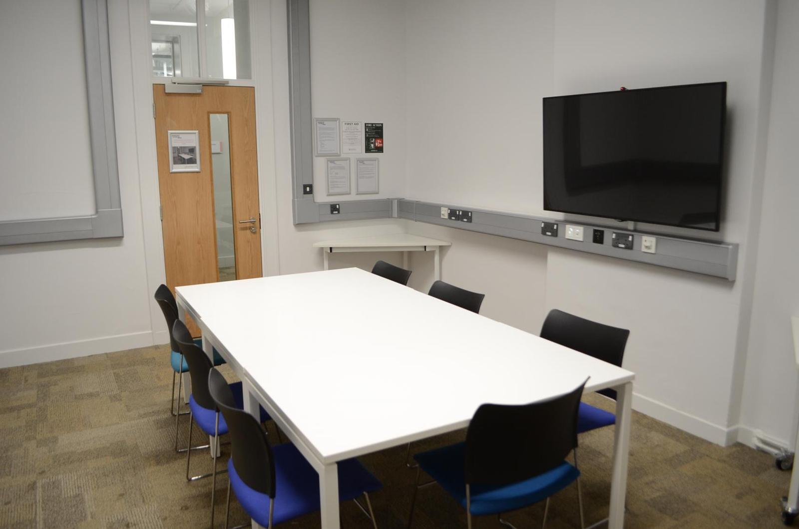 Small Meeting Room (19b) - Meeting Room Hire - Zipcube.com
