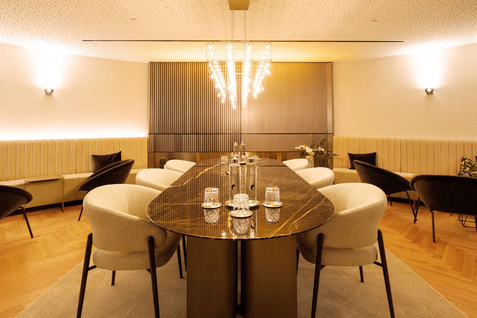 Chimney Lounge "Stradivari"