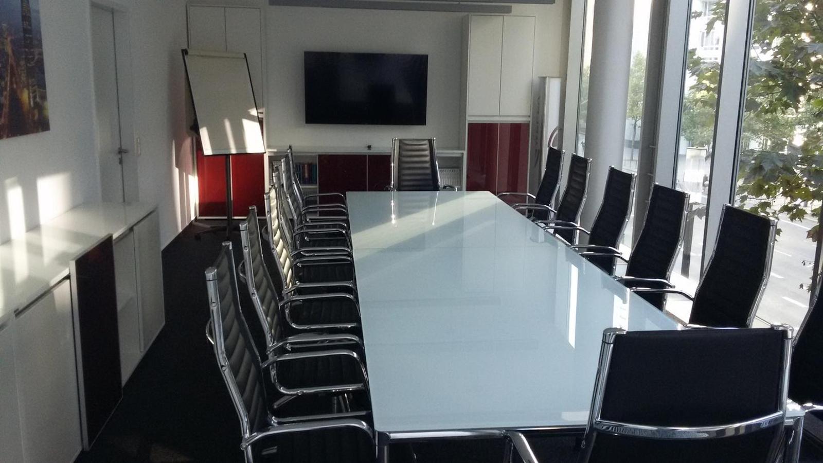 Centrally located Meeting Room