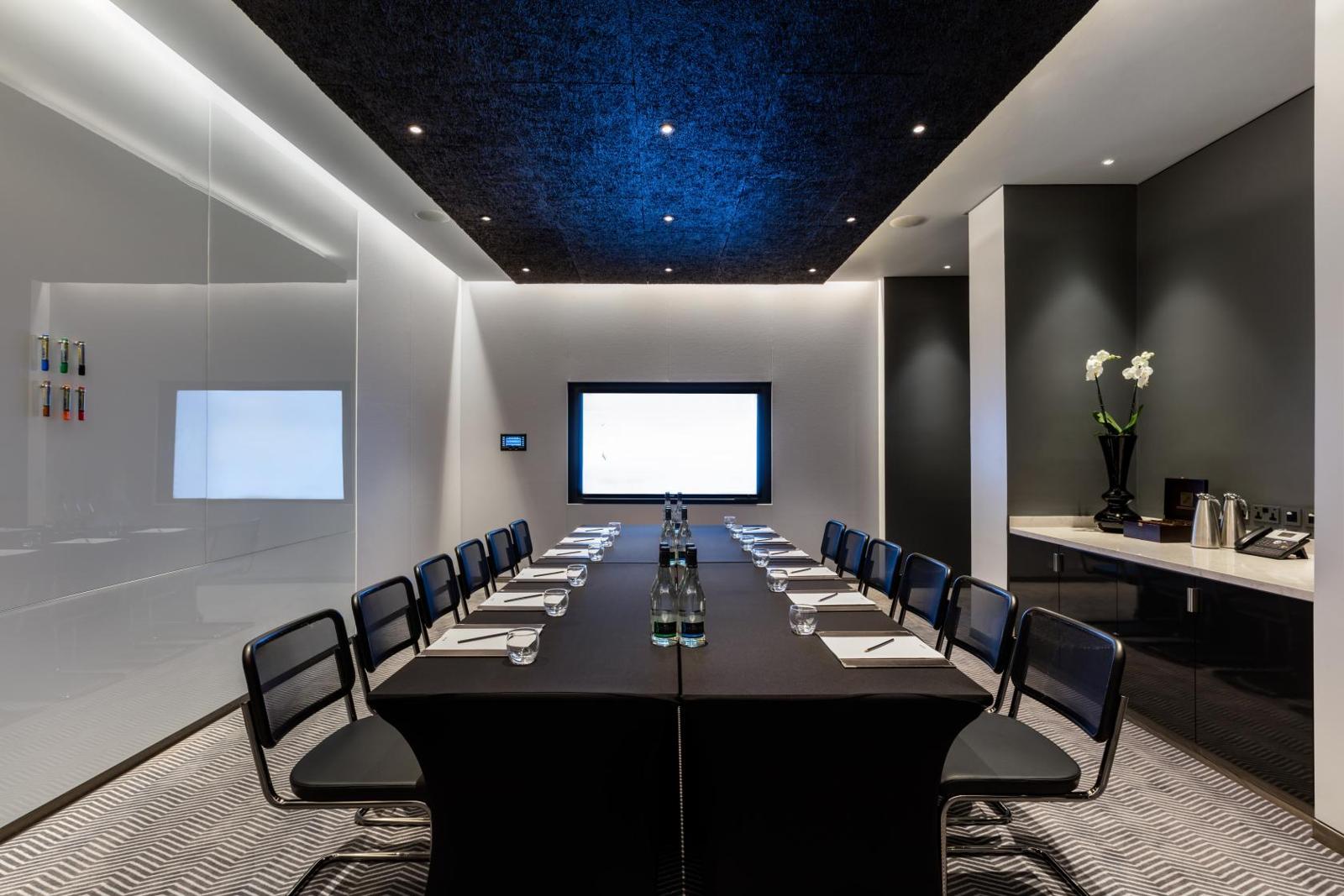 Private Room 4 (New..)
