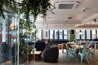 Cosy Living Room - Private