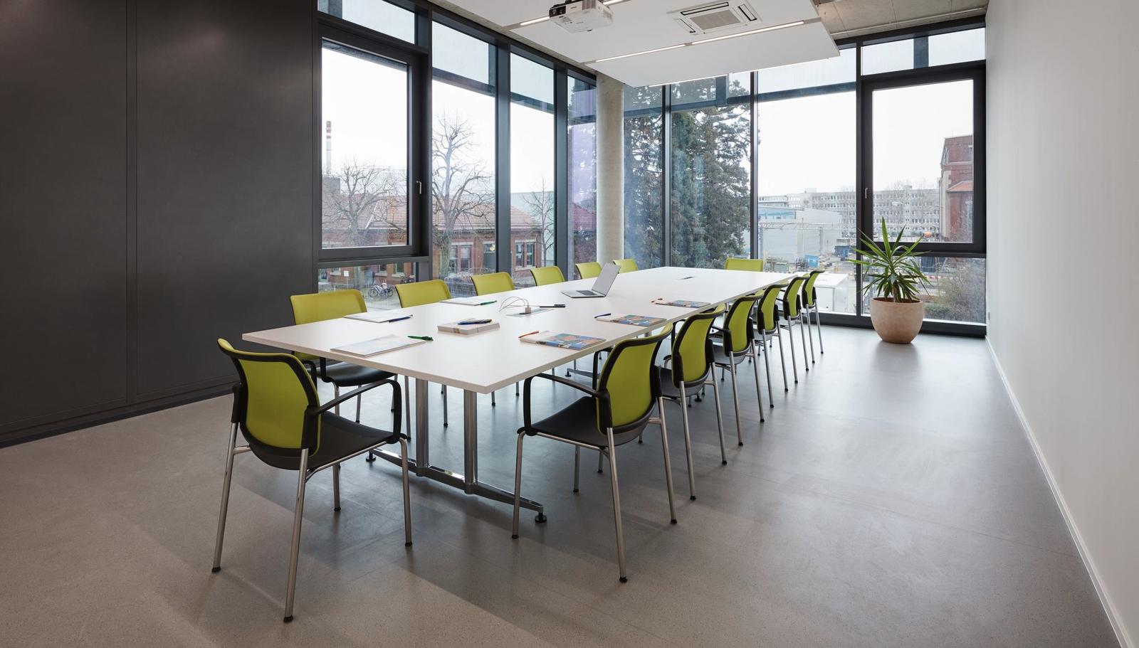 Moderner Workshop- & Meetingraum