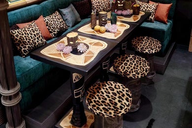 DJ & Club Lounge