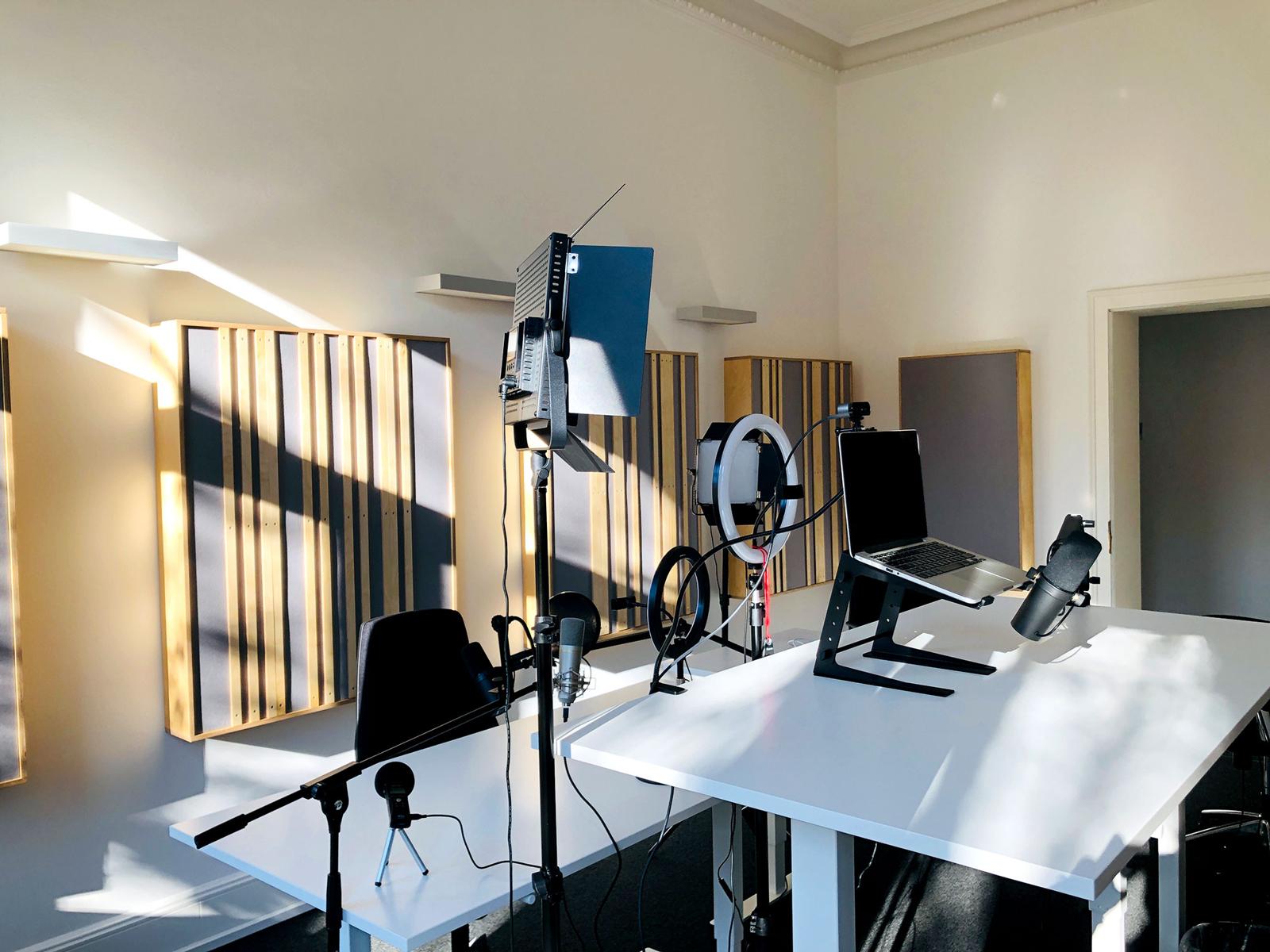 PodcastLounge | Der Raum für professionelle Webinare und Podcastsaufnahmen)